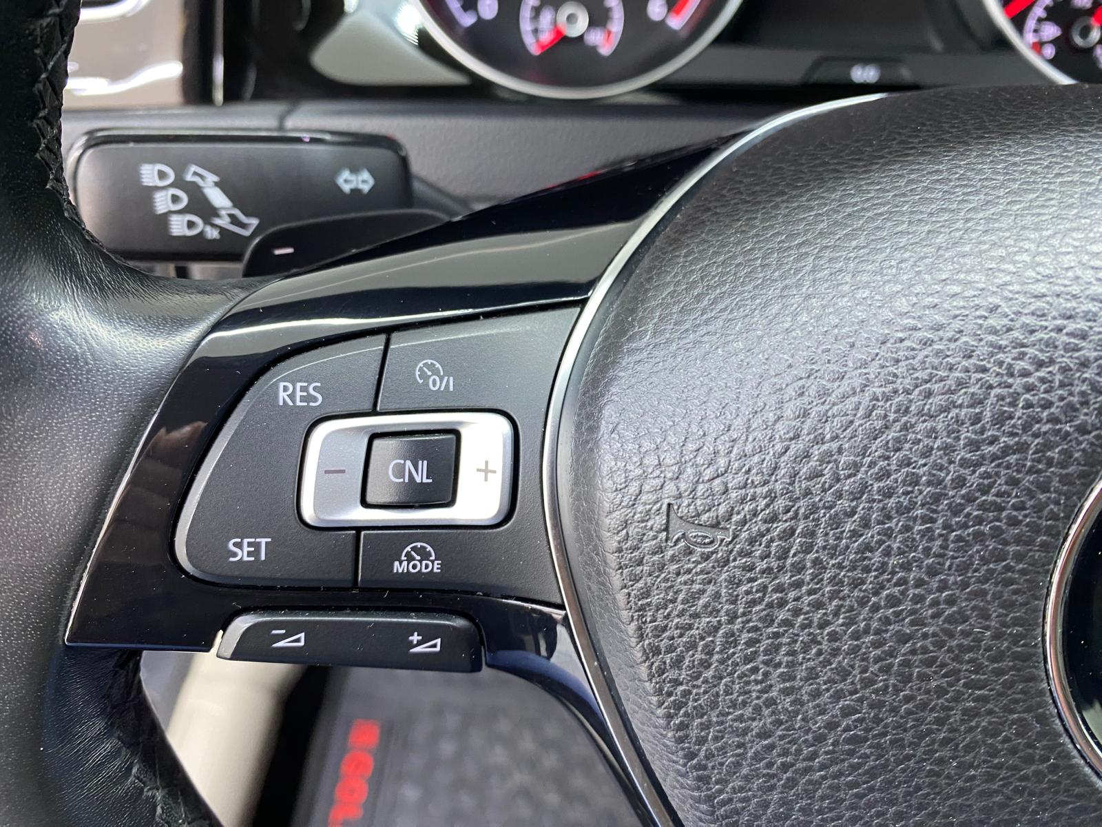 VOLKSWAGEN GOLF 17